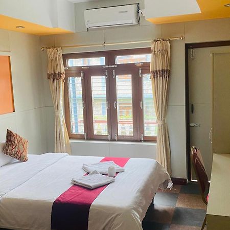 Hotel River Park Pokhara Luaran gambar