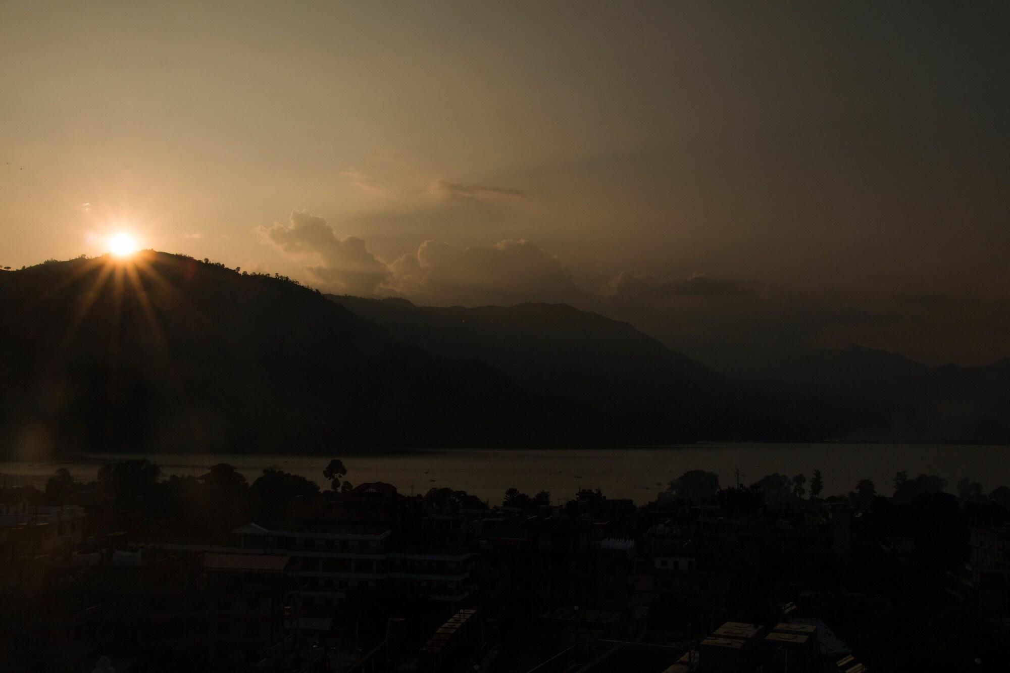 Hotel River Park Pokhara Luaran gambar