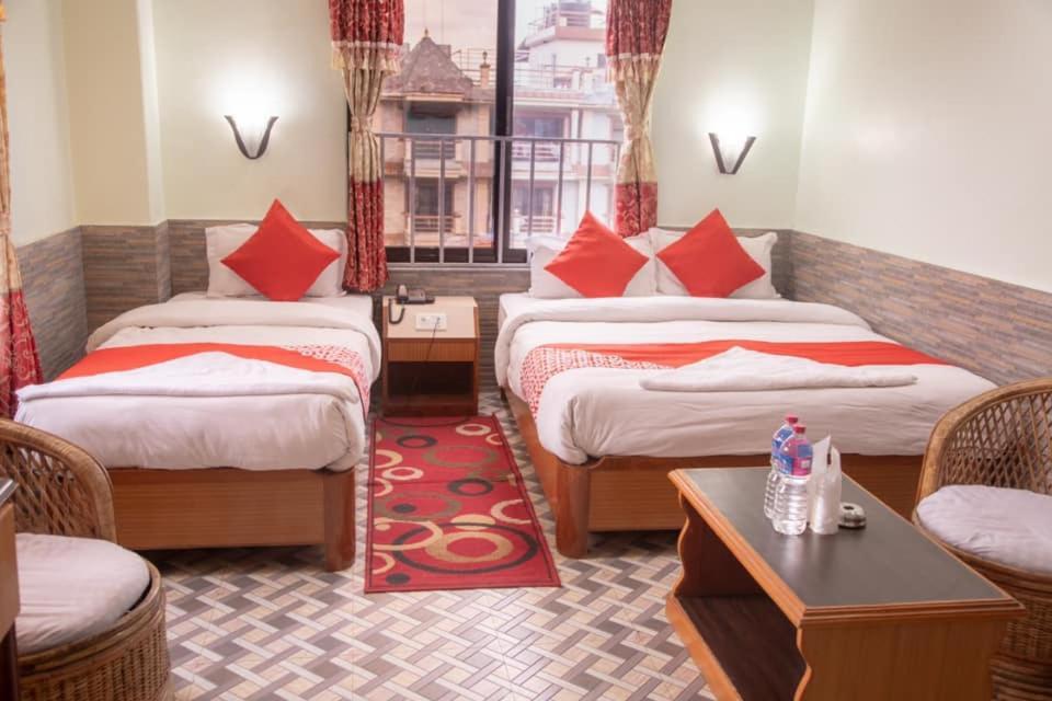 Hotel River Park Pokhara Luaran gambar
