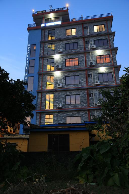 Hotel River Park Pokhara Luaran gambar