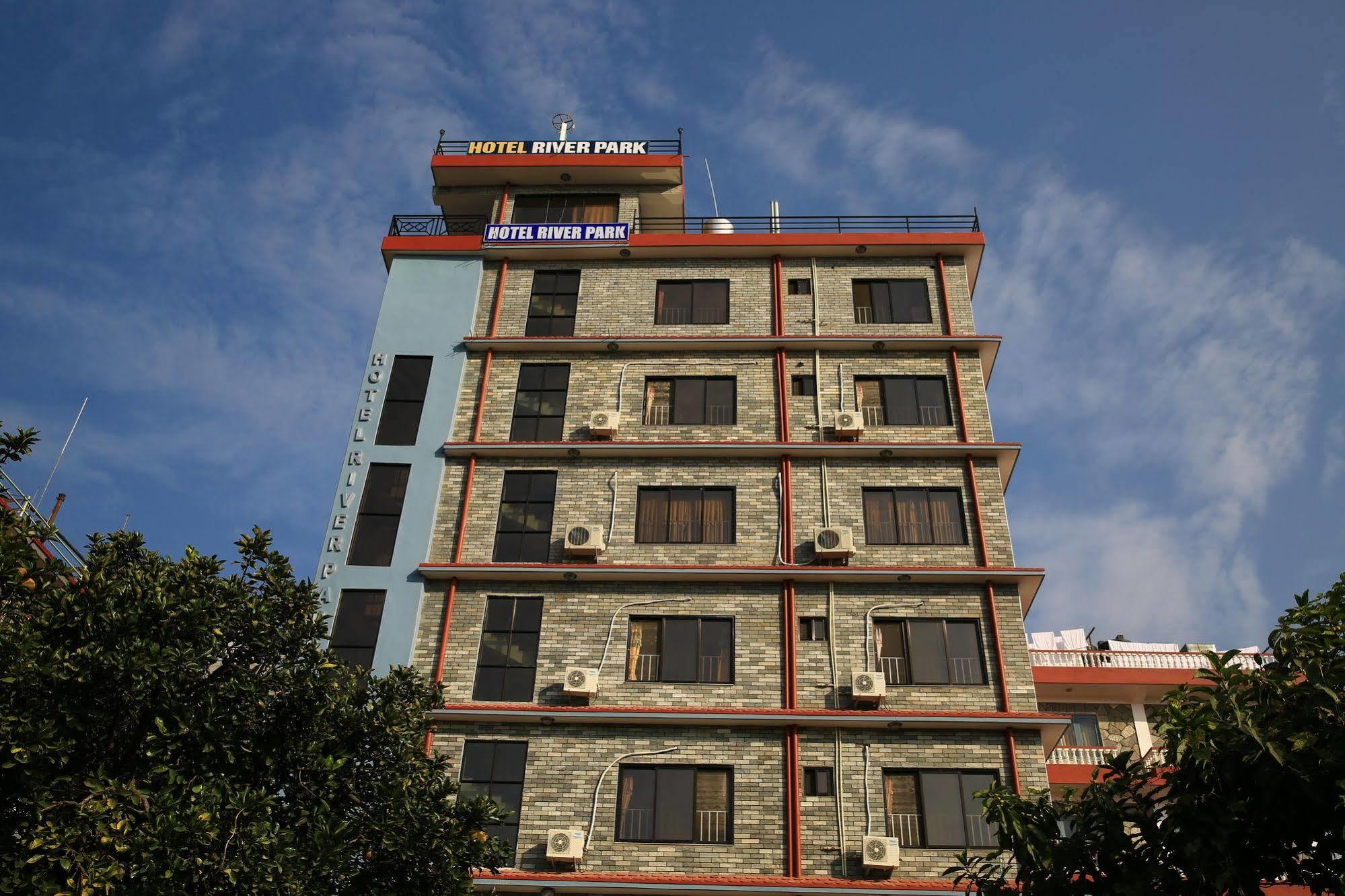 Hotel River Park Pokhara Luaran gambar