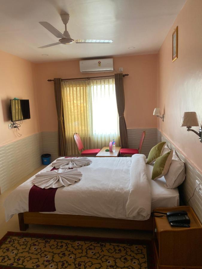 Hotel River Park Pokhara Luaran gambar